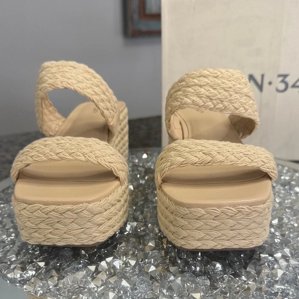 ON 34th natural raffia Beige Woven platform wedge Sandals NEW 9.5